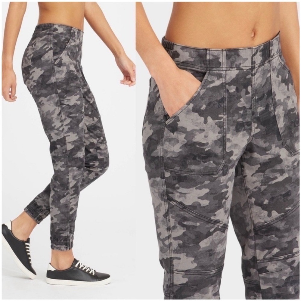 Spanx Stretch Twill Cargo Camo Jogger Pants Grey Black Camouflage 20319R L Large